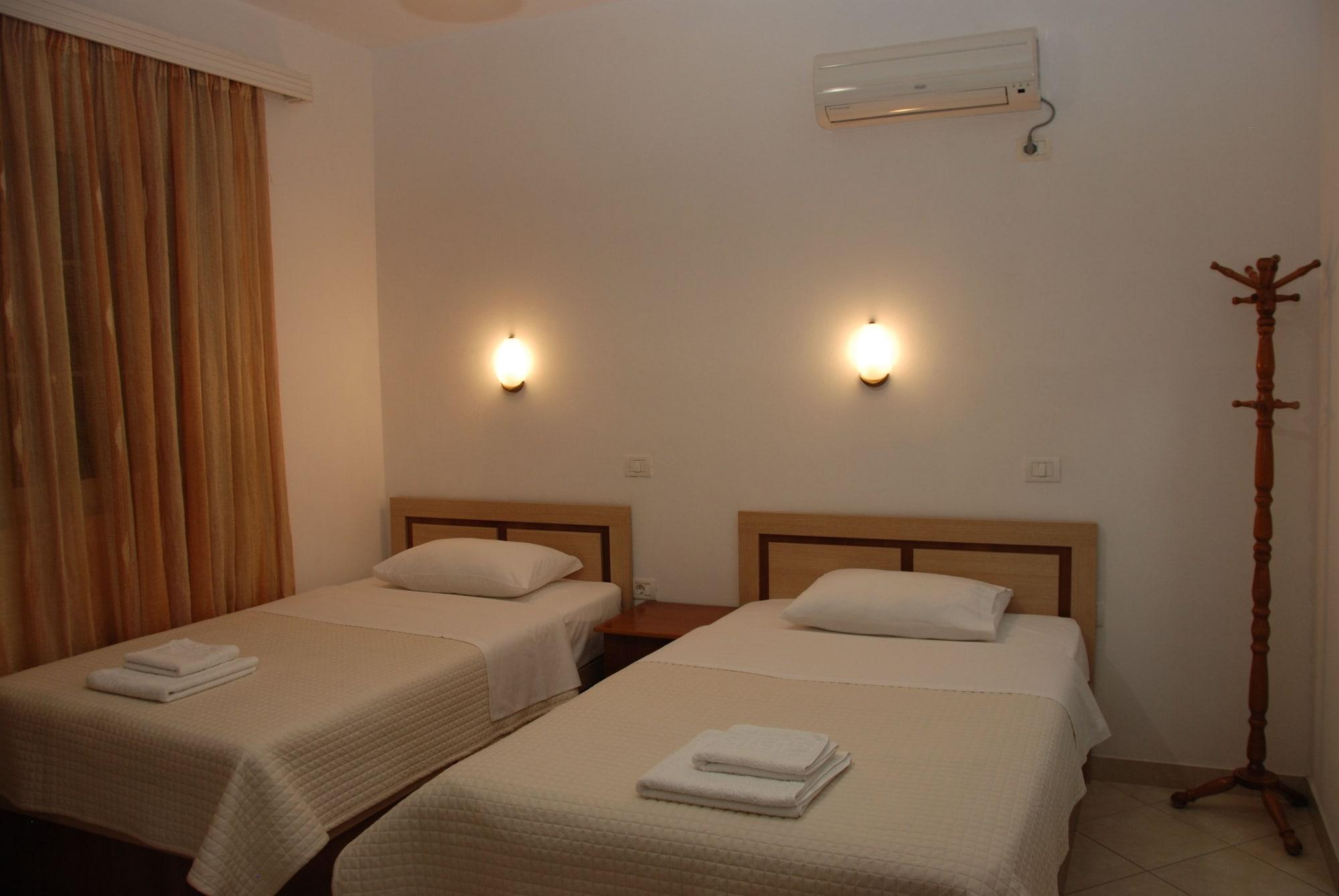 Hotel Mano Sarandë Exterior foto