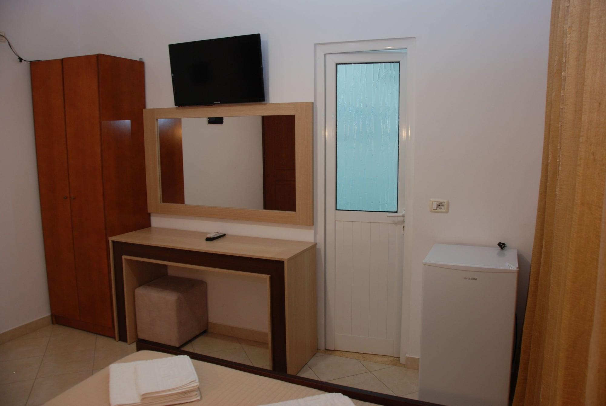 Hotel Mano Sarandë Exterior foto