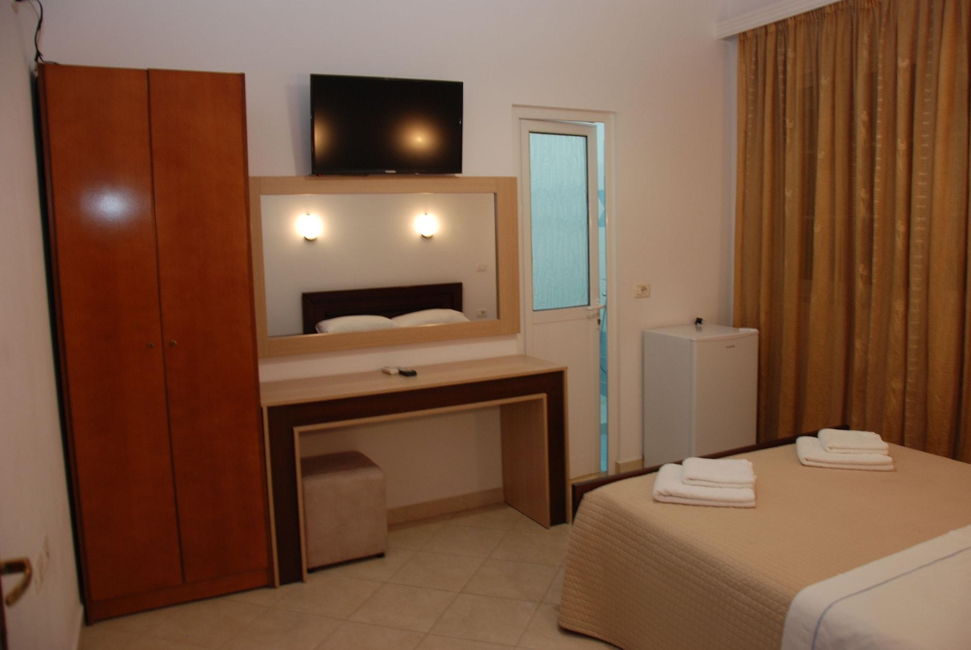 Hotel Mano Sarandë Exterior foto