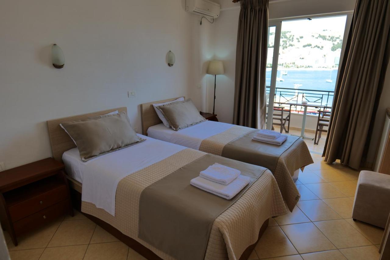 Hotel Mano Sarandë Exterior foto