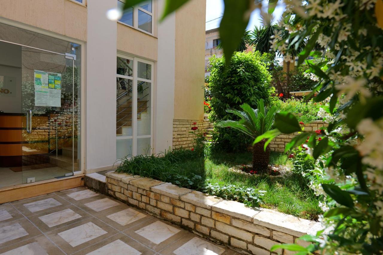 Hotel Mano Sarandë Exterior foto