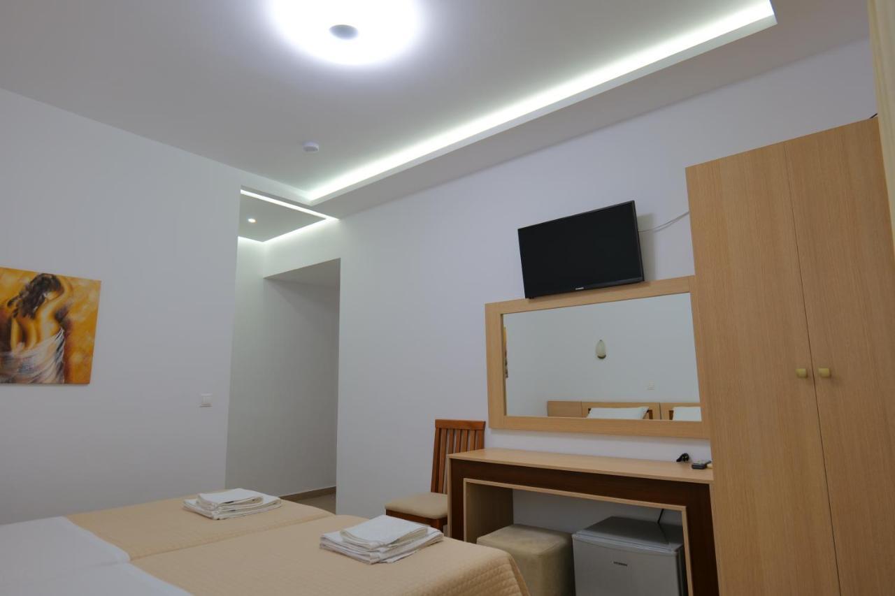 Hotel Mano Sarandë Exterior foto