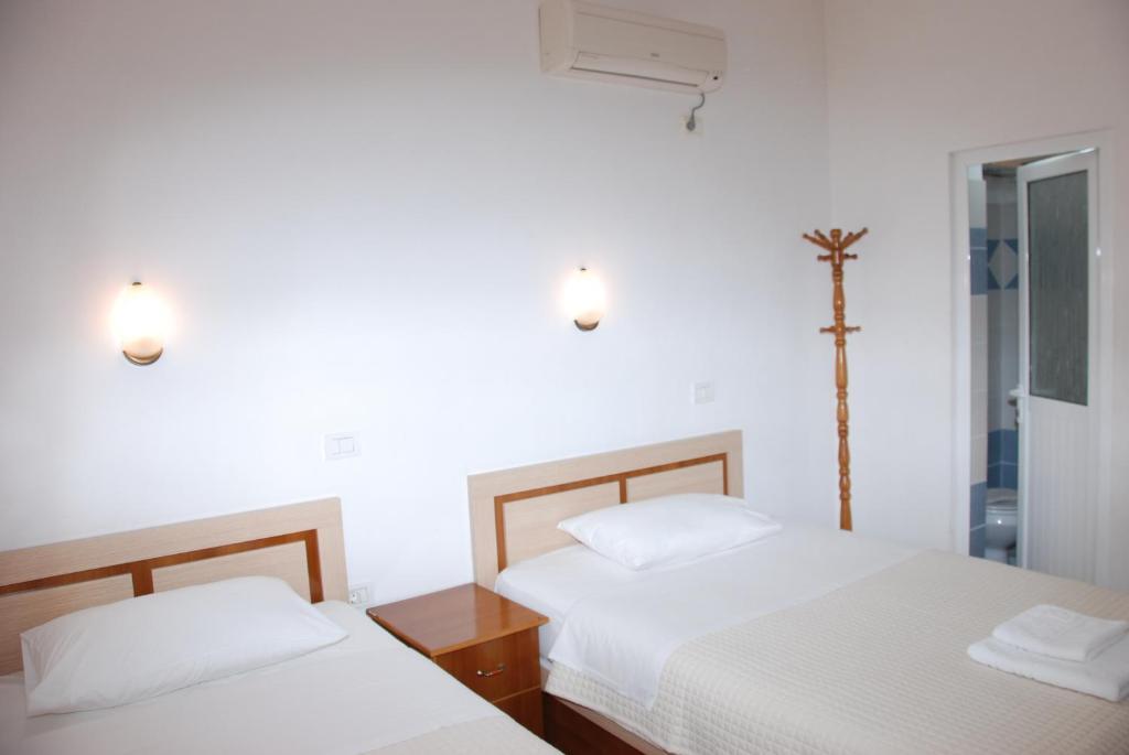 Hotel Mano Sarandë Exterior foto