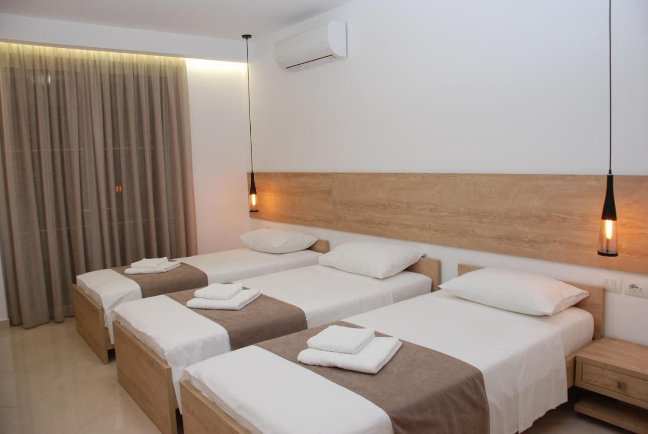 Hotel Mano Sarandë Exterior foto