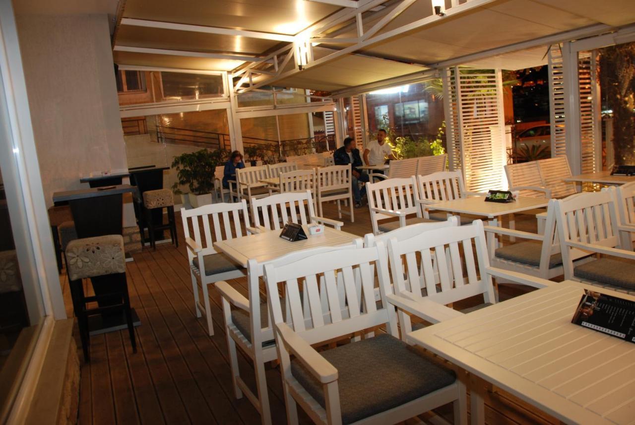 Hotel Mano Sarandë Exterior foto